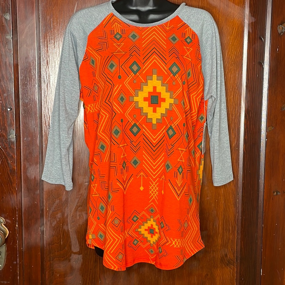 Clearance LuLaRoe Randy t-shirt Med